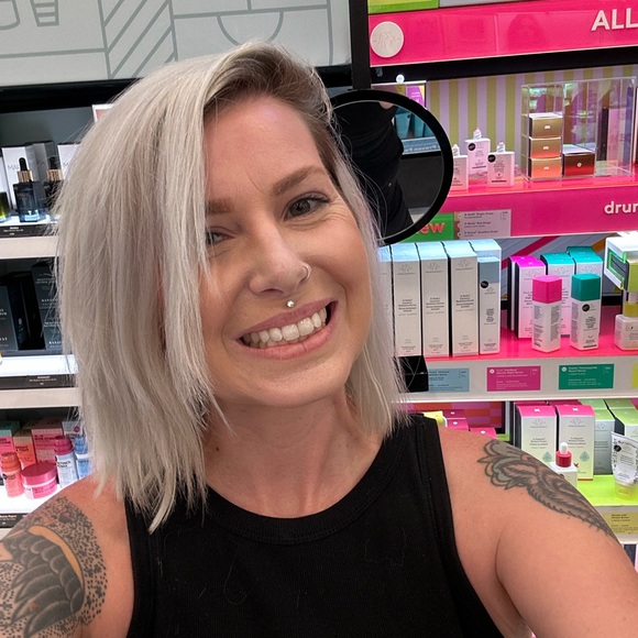 Meet your Posher, Brittany - Picture 3 of 9